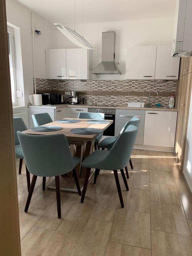 Thermal Next I Weninger Apartman Kiskunhalas Eksteriør billede