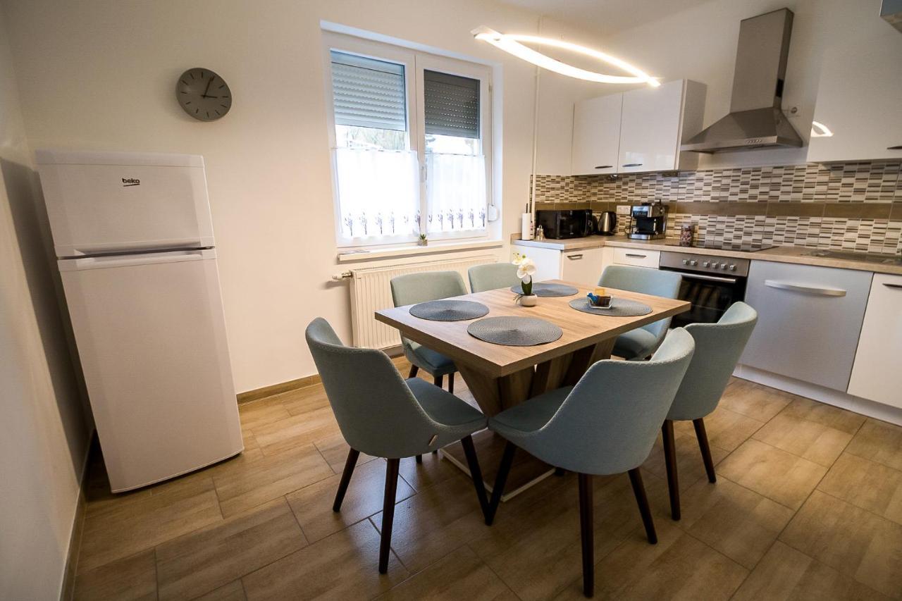 Thermal Next I Weninger Apartman Kiskunhalas Eksteriør billede