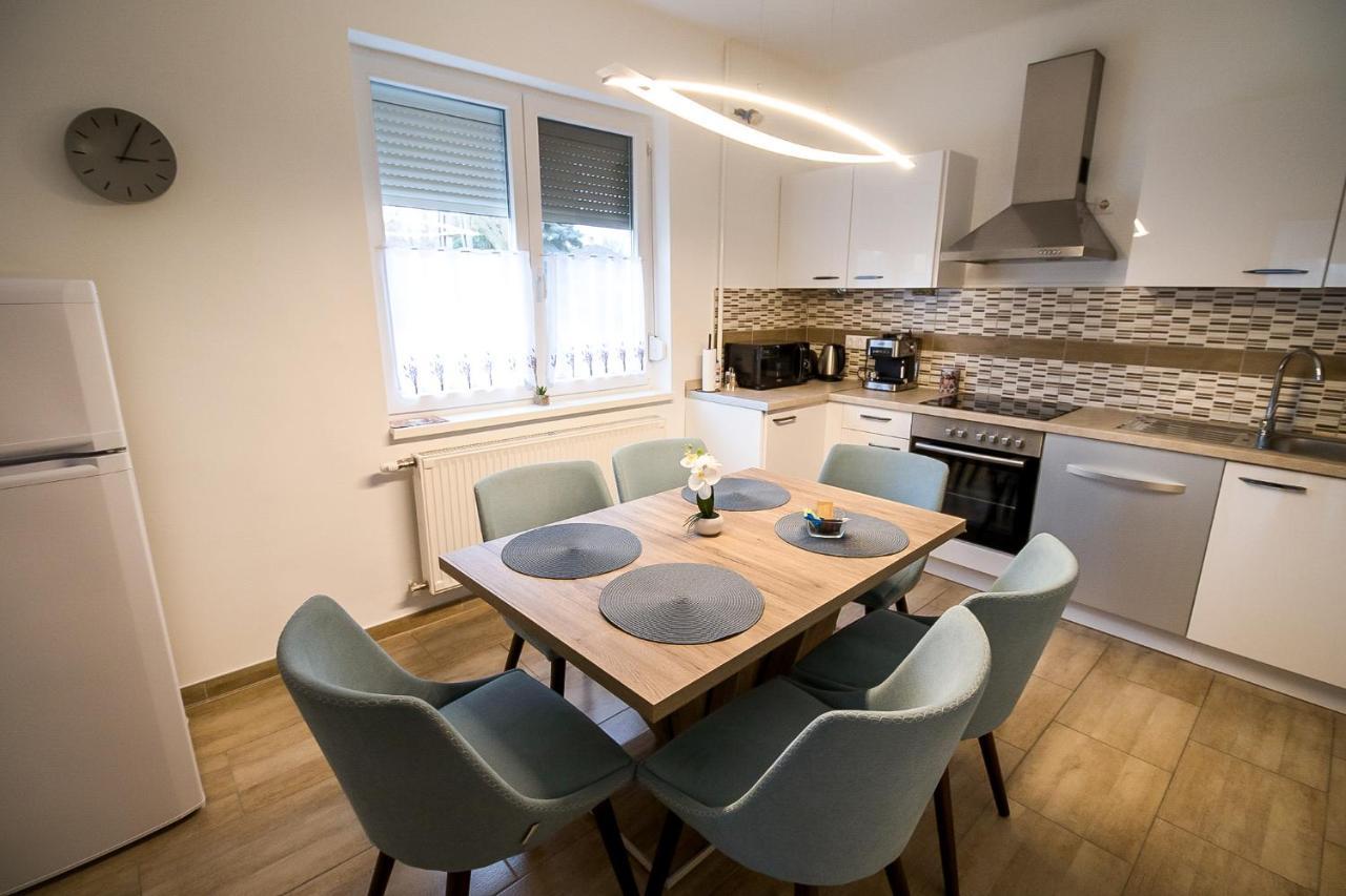 Thermal Next I Weninger Apartman Kiskunhalas Eksteriør billede