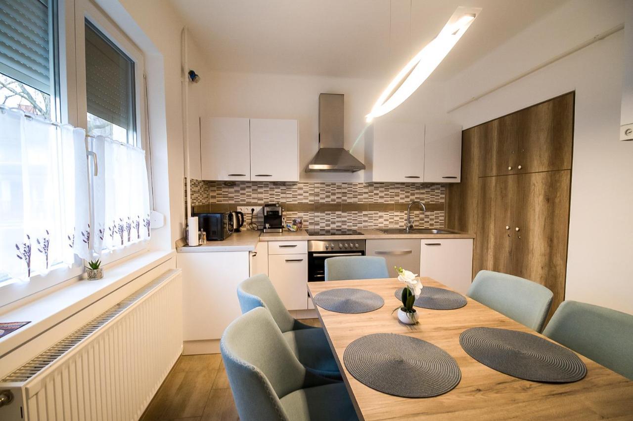 Thermal Next I Weninger Apartman Kiskunhalas Eksteriør billede