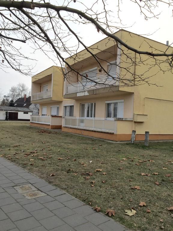 Thermal Next I Weninger Apartman Kiskunhalas Eksteriør billede